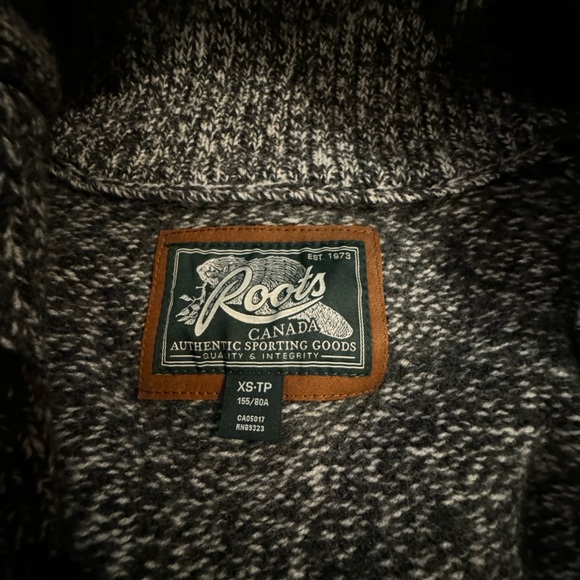 Roots salt and pepper cardigan with one fastener - Picture 3 of 6